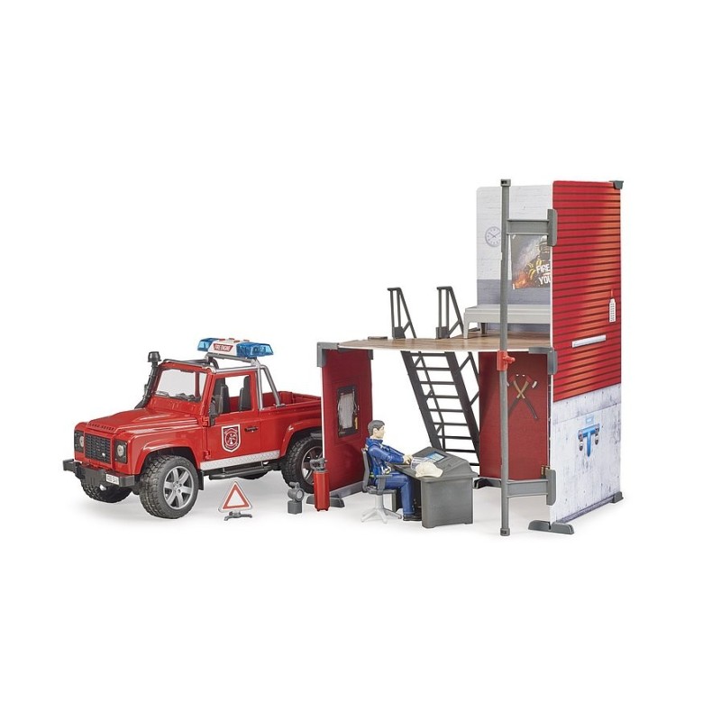 Caserne de pompier avec Land Rover Defender et pompier