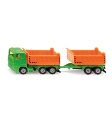 Camion avec benne basculante et remorque basculante
