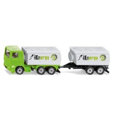 Camion avec citerne et remorque