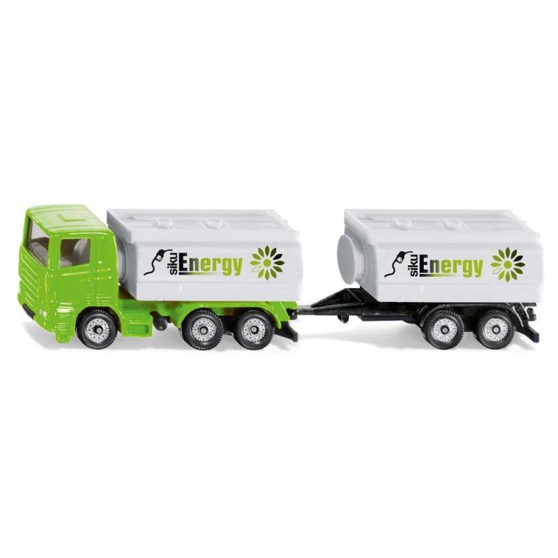 Camion avec citerne et remorque