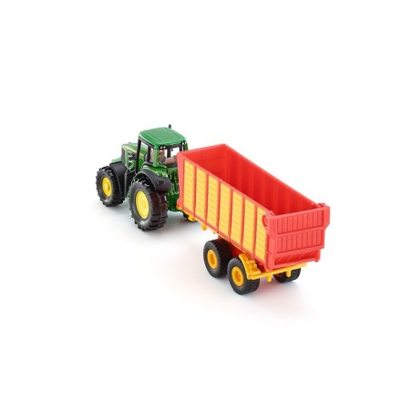 Tracteur John Deere avec remorque d'ensilage