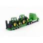 Camion avec tracteurs John Deere
