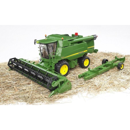 Moissonneuse batteuse John Deere T670i