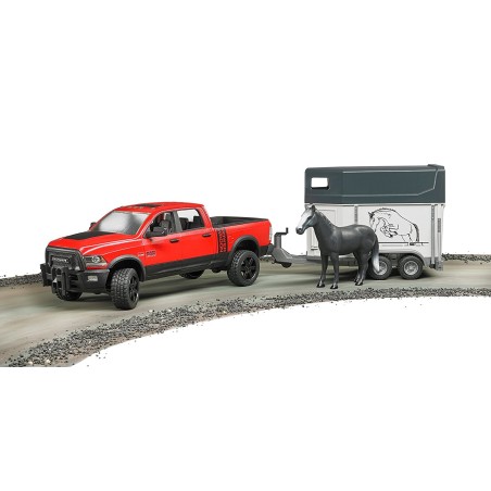 Jeep RAM 2500 Power wagon avec remorque à chevaux