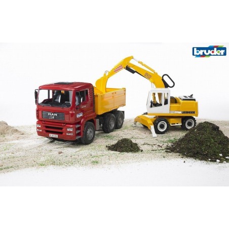Camion benne MAN TGA avec pelleteuse Liebherr