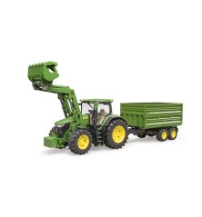 John Deere 7R avec chargeur avant et remorque tandem