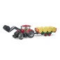 Tracteur Case IH Optum 300 CVX avec remorque à balles avec 8 bottes