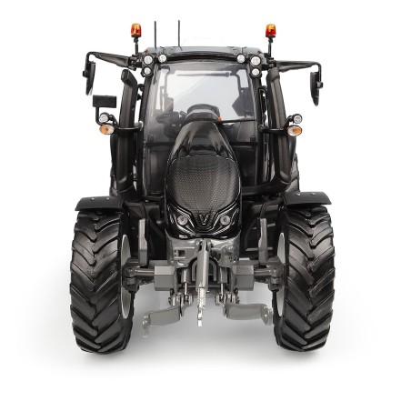 Tracteur Valtra G 135 Noir Edition limitée