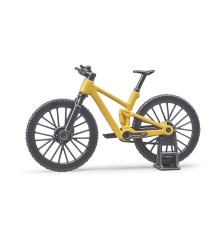 VTT avec cycliste femme et accessoires