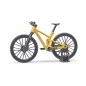 VTT avec cycliste femme et accessoires