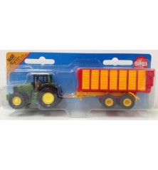Tracteur John Deere avec remorque d'ensilage