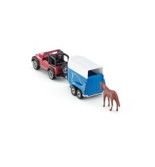 Jeep avec remorque à chevaux