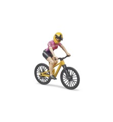 VTT avec cycliste femme et accessoires