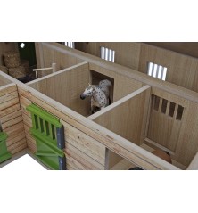 Écurie d'angle avec 3 boxes et stockage