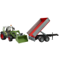 Fendt Vario 211 avec chargeur et remorque basculante