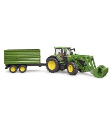 John Deere 7R avec chargeur avant et remorque tandem