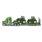 Camion avec tracteurs John Deere