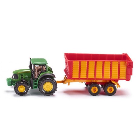 Tracteur John Deere avec remorque d'ensilage