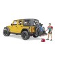 Jeep Wrangler Unlimited Rubicon avec VTT et cycliste